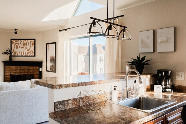 Building Photo - 6380 S Boston St