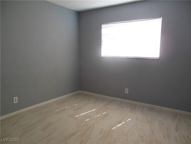 Building Photo - 2557 Boise St