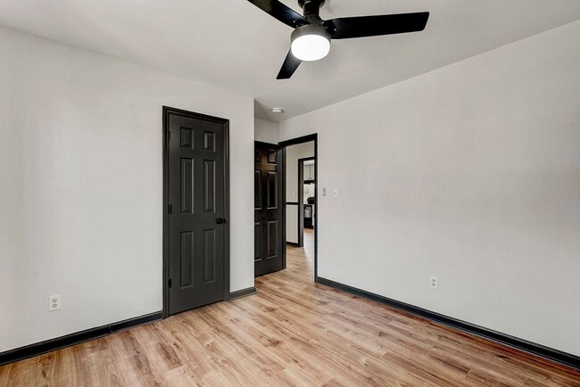 Building Photo - 928 S Willhaven Dr