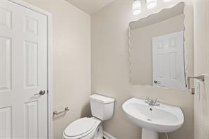 Building Photo - 5944 Ridge Lake Dr