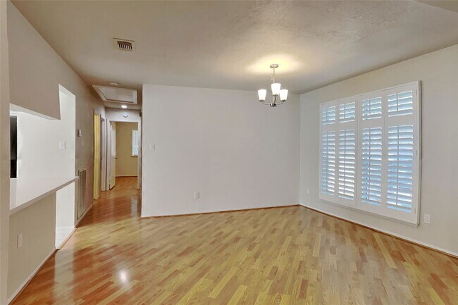 Building Photo - 20 Early Dawn Ct