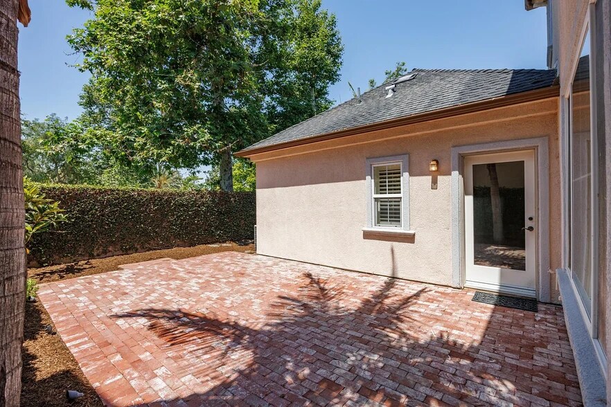 Building Photo - 35 Laurelhurst Dr