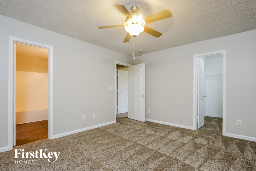 Building Photo - 120 Wheaton Crest Ct