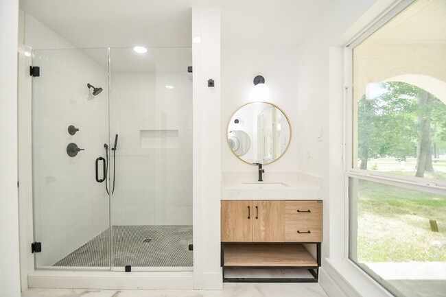 Building Photo - 6914 Evergreen St