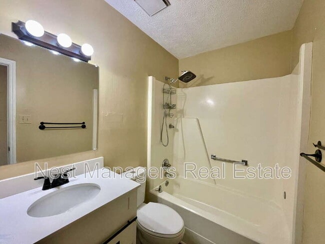 Building Photo - 4609 Fen Ct