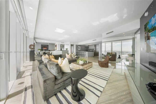 Building Photo - 450 Alton Ct