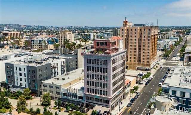Building Photo - 207 E Broadway