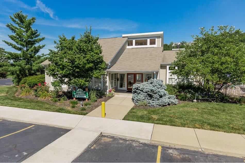 Building Photo - 230 Willowbrook Ct