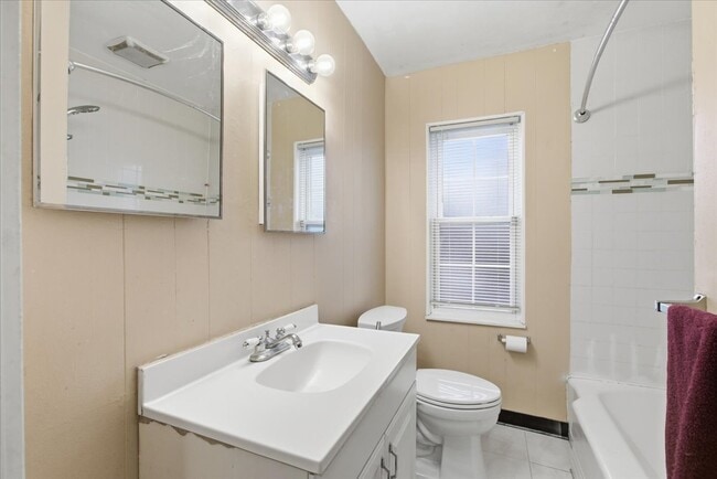 Building Photo - 6415 Drake Ave