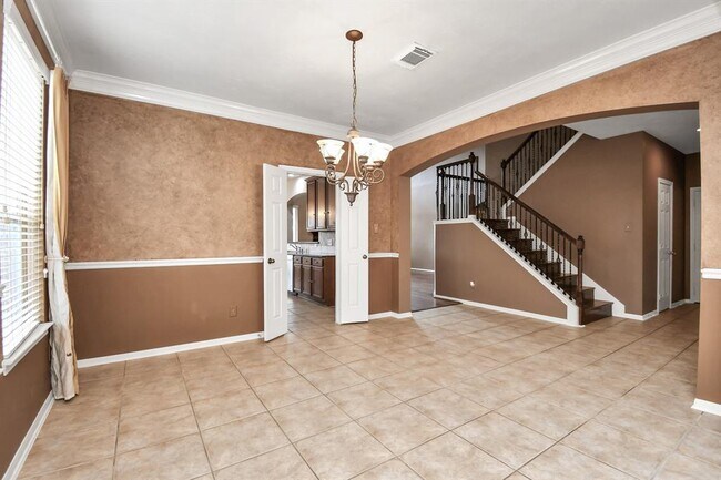 Building Photo - 2523 Sunstone Ln