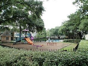 Building Photo - 13070 Trail Hollow Dr