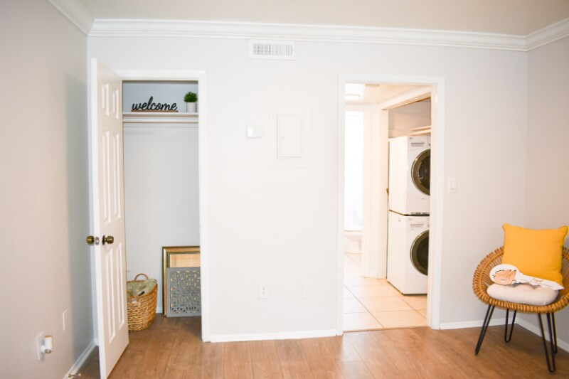 Building Photo - 3215 W Swann Ave