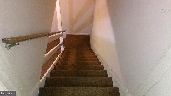 Building Photo - 4809 Berwyn House Rd