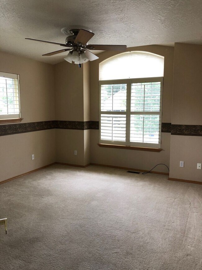 Building Photo - Beautiful home in gated private community
