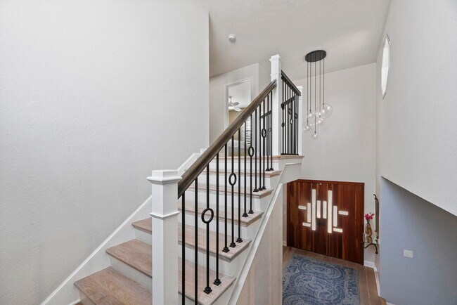 Building Photo - 669 35th St