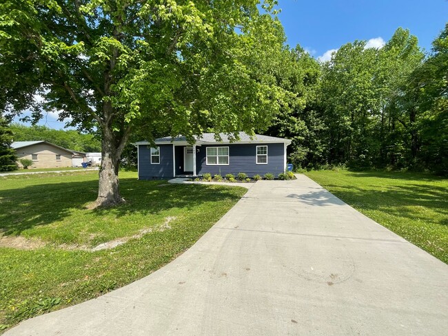 Building Photo - 3 Bedroom House Benton City Limits