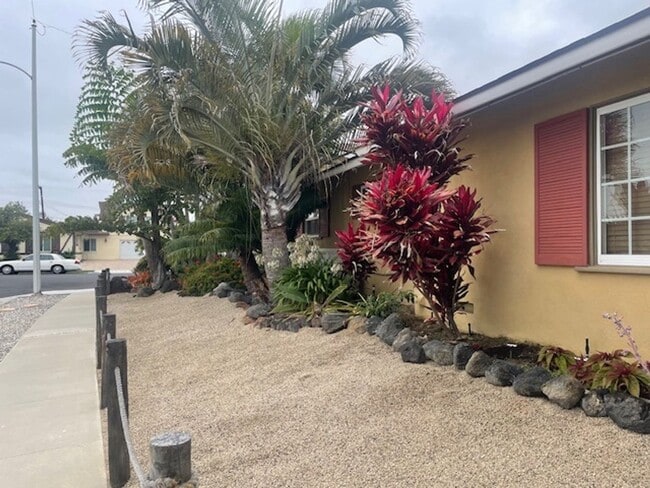 Building Photo - Beautifully Furnished 1 Bdrm 1 Bath House ...