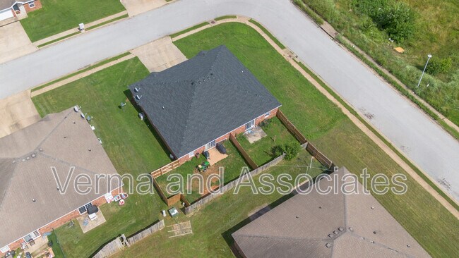 Building Photo - 256 Graystone Cir