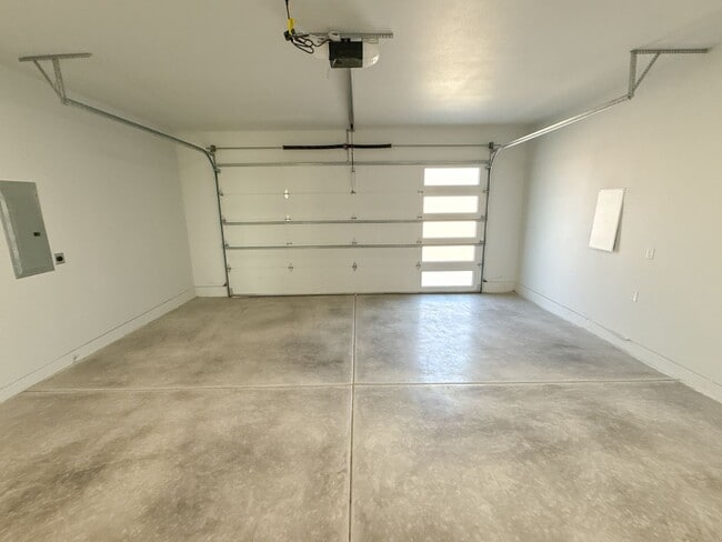 Building Photo - BRAND NEW 3 Bedroom, 2 bath Home - located...