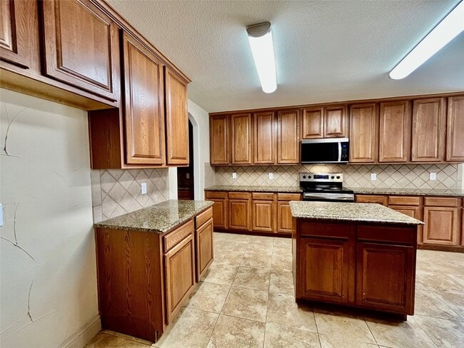 Building Photo - 1005 Tallahassee Dr