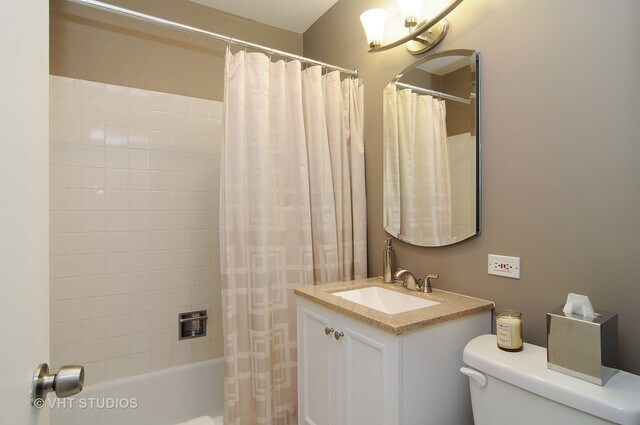 Building Photo - 1460 N Sandburg Ter