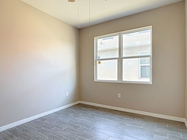 Building Photo - Beautiful Oak Leaf Preserve 3 Bedroom 2 Bathroom Smart Home
