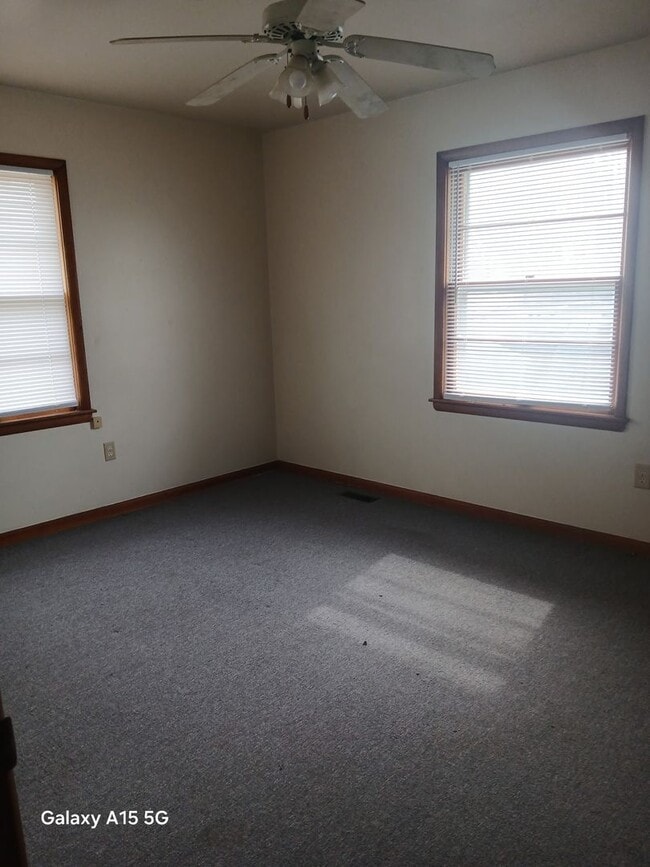 Building Photo - A charming 3 Bed 1 1/2 Bath House