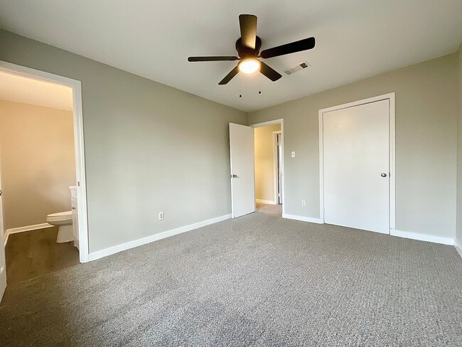 Building Photo - 2003 Doris Dr