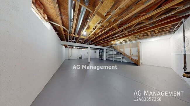 Building Photo - 18530 E 14 Mile Rd #1 - Gorgeous 2Bed/1Bat...