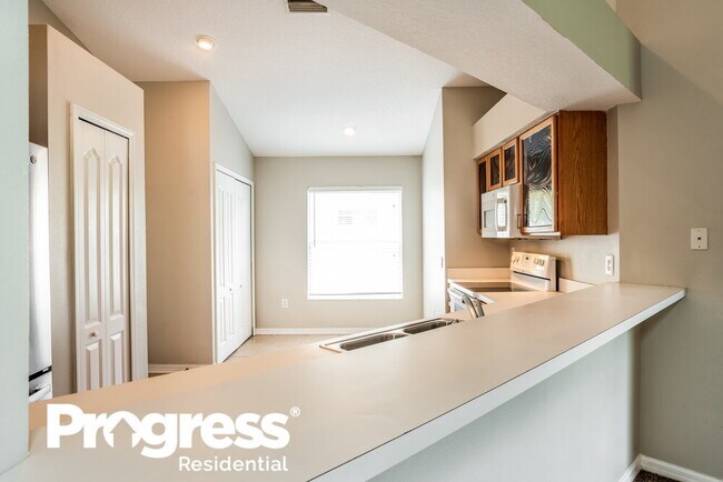 Building Photo - 10038 Creek Bluff Dr