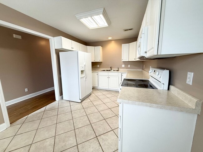 Building Photo - 2441 Hallerins Ct