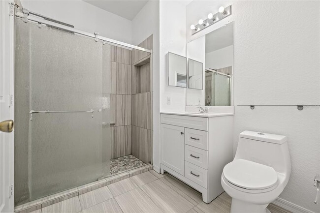 Building Photo - 5513 Legacy Crescent Pl