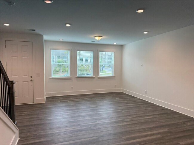 Building Photo - 1603 Aeslin Dr NW