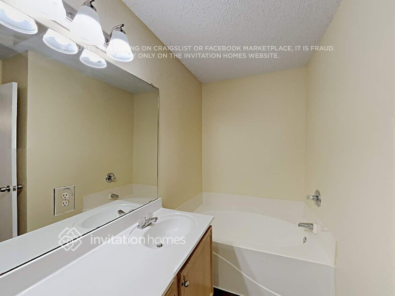 Building Photo - 6316 Fern Meadow Dr
