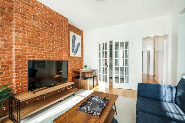 Building Photo - 454 W 47th St