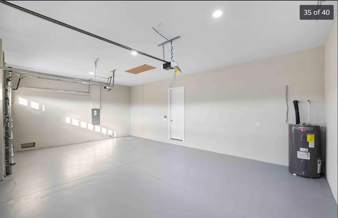 Building Photo - 38 Lark Dr