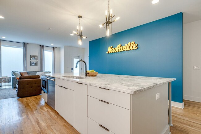 Building Photo - 2807 Delaware Ave