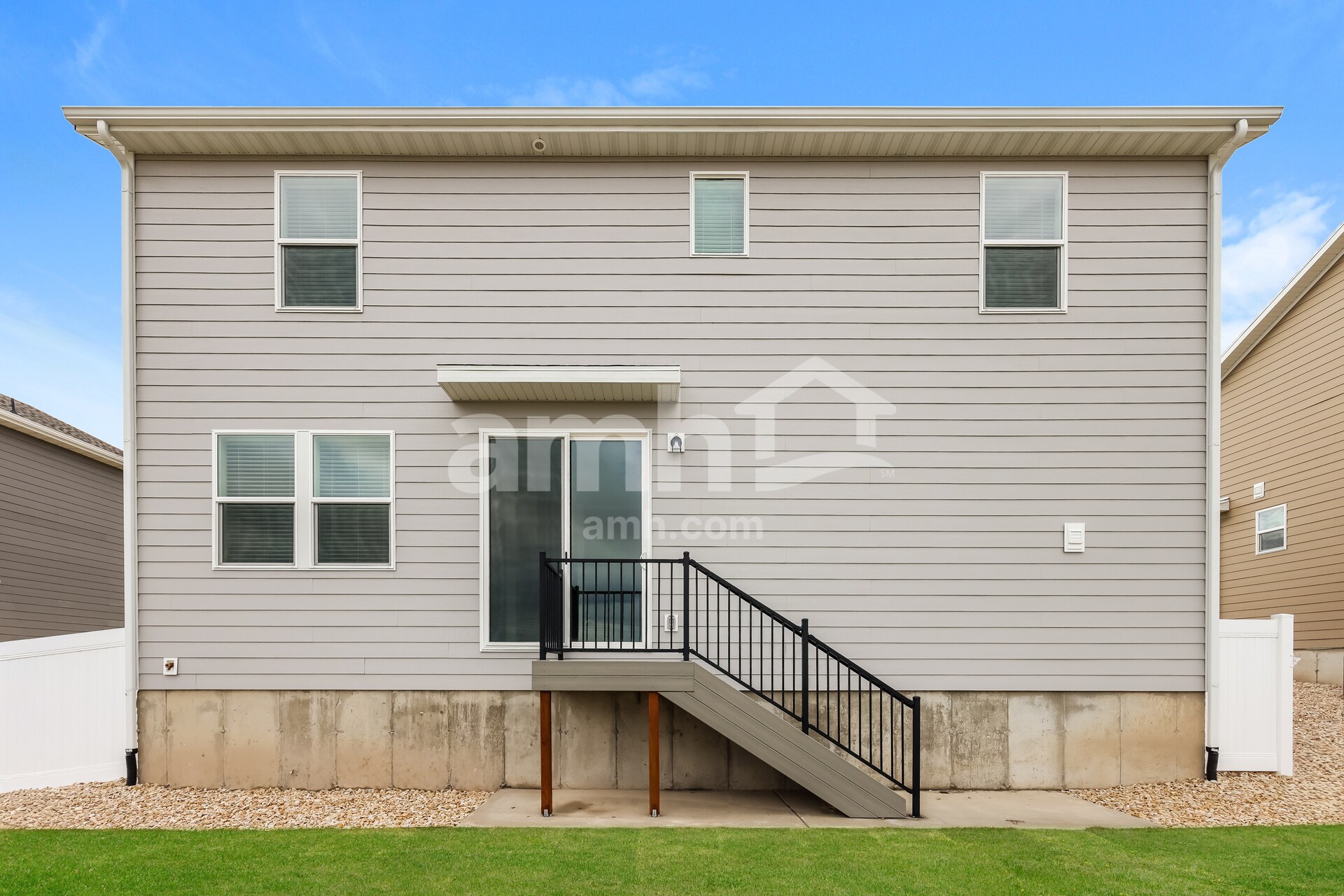 Building Photo - 1332 W Mahogany St