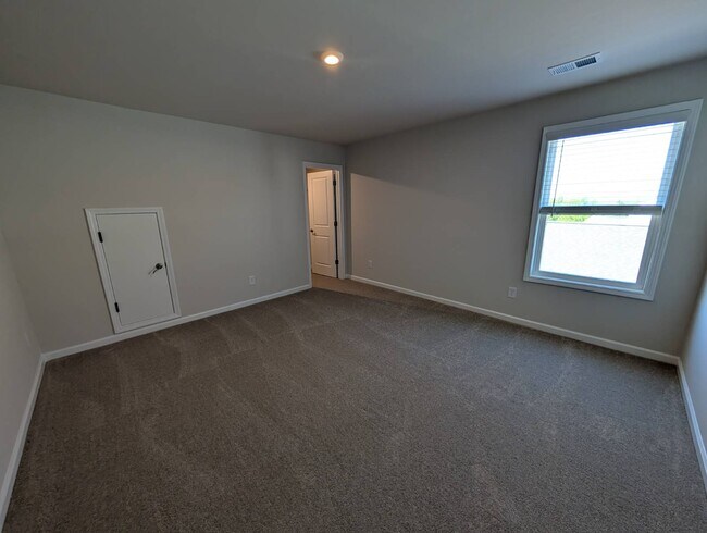 Building Photo - 985 Tess St