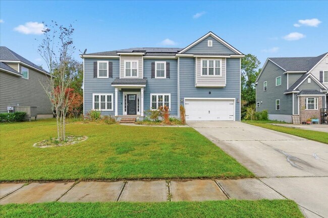 Building Photo - Welcome to Your Ideal Home: Where Luxury a...