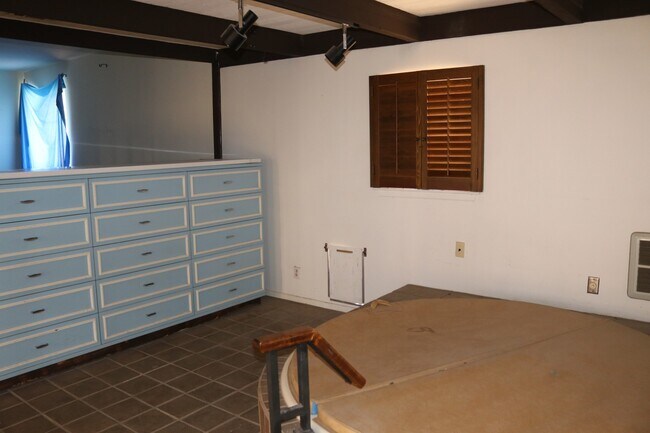 Building Photo - 19275 Symeron Rd