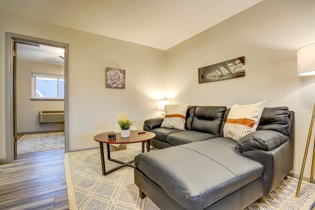 Building Photo - 645 S 94th Pl