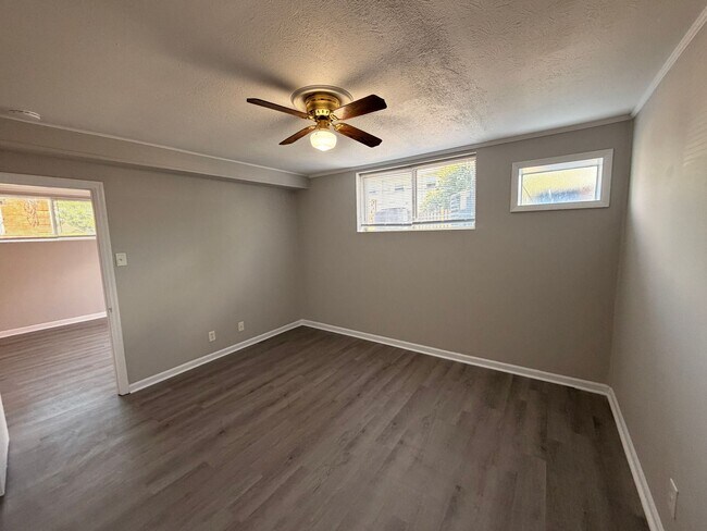Building Photo - 1 Bedroom, 1 Bathroom close to public transportation in the Heart of Lexington