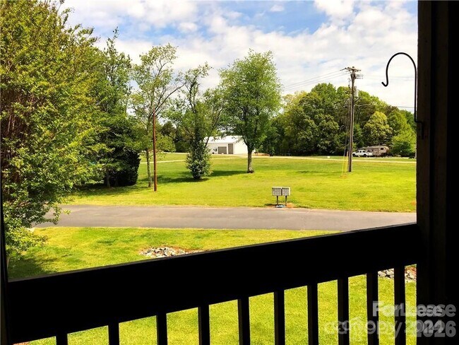 Building Photo - 722 Mallard Head Pl