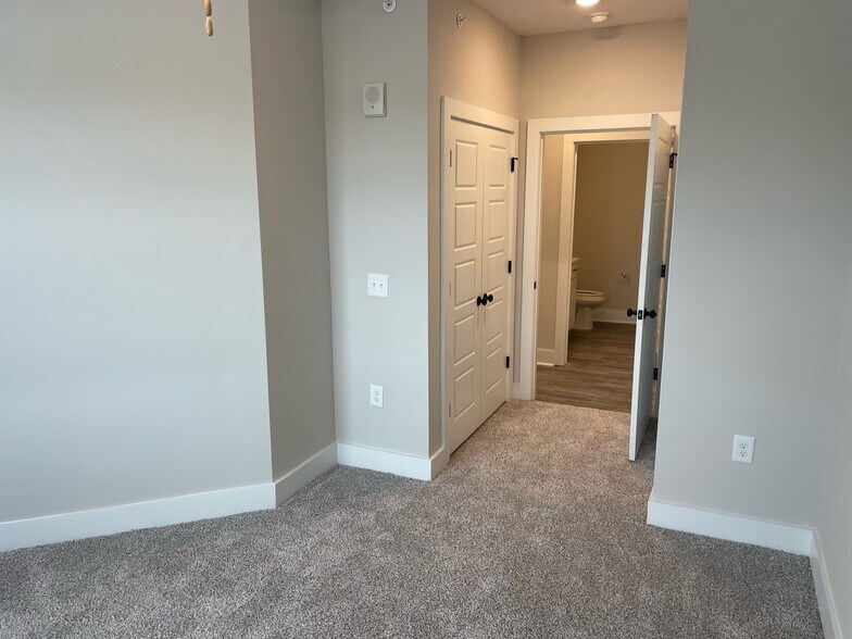 Building Photo - 395 S Crow Creek Dr NW