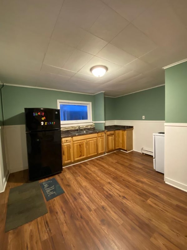 Building Photo - 2 East St