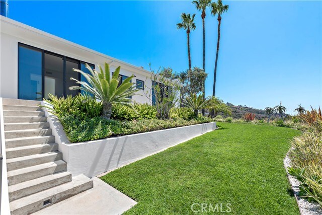 Building Photo - 940 Summit Dr