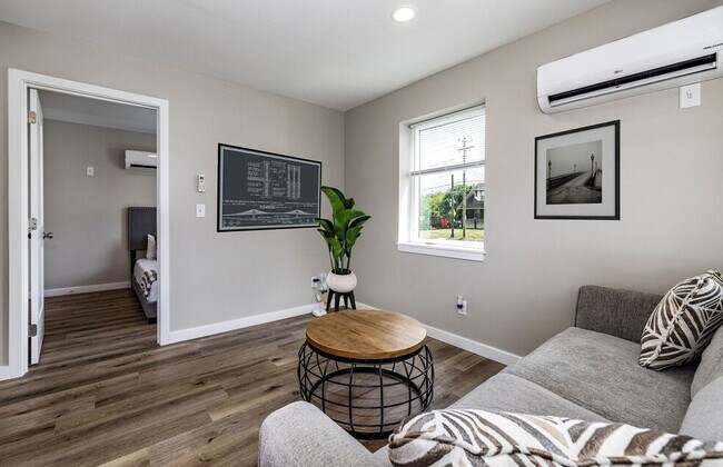 Building Photo - Ravine Apartments