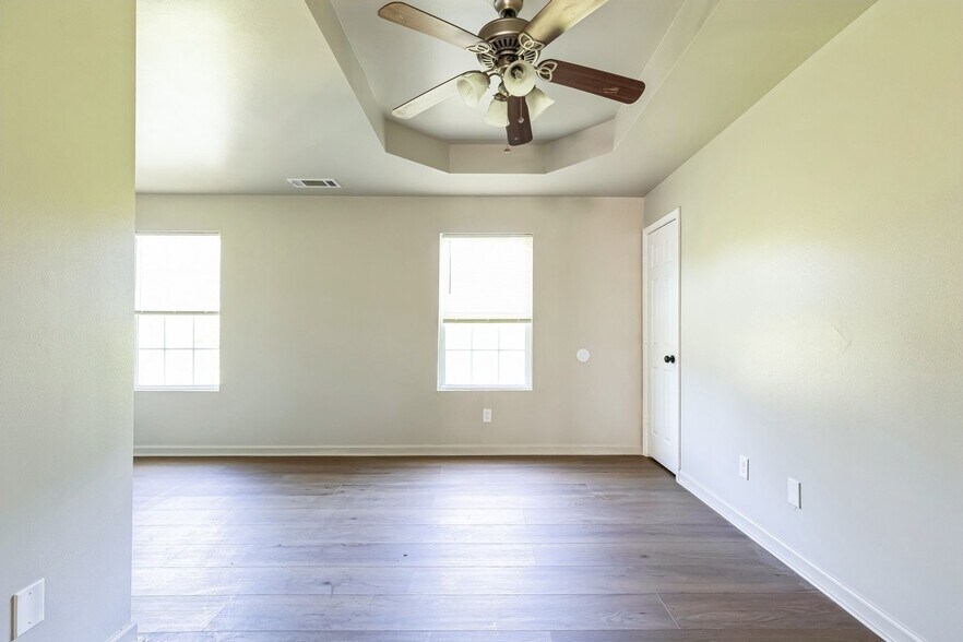 Building Photo - 625 Mill Stone Bluff