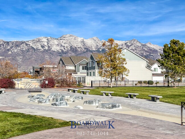 Building Photo - Spectacular 3 bed 2.5 bath in Highland